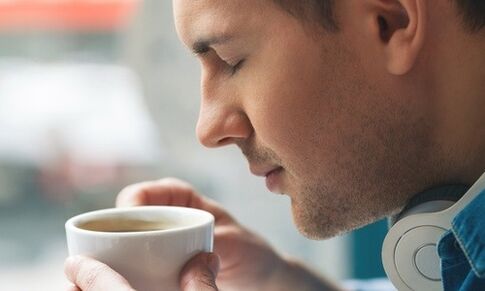café como unha bebida prexudicial para a prostatite